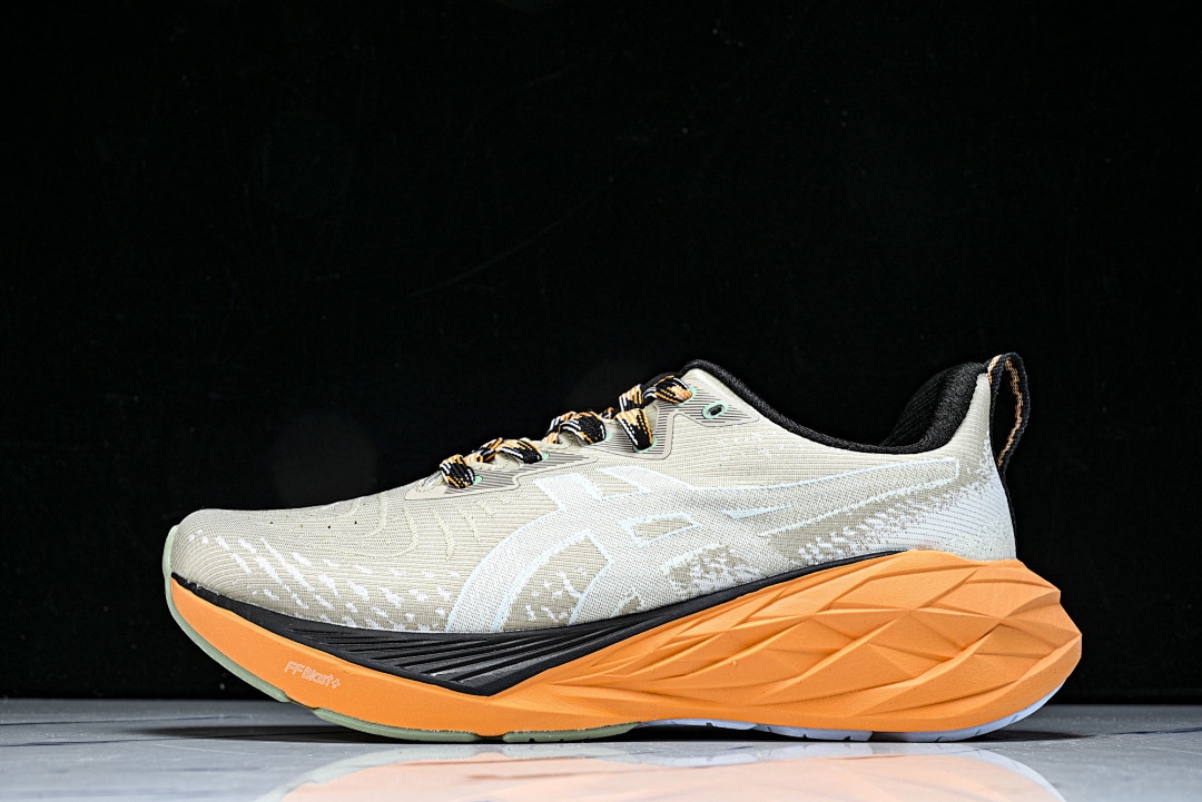Asics Novablast 4