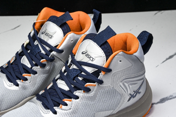 Asics Nova Surge 3 1061A048-020 