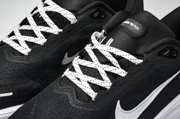 Nike Air ZoomX Vomero 18 Plus HM6805 108 