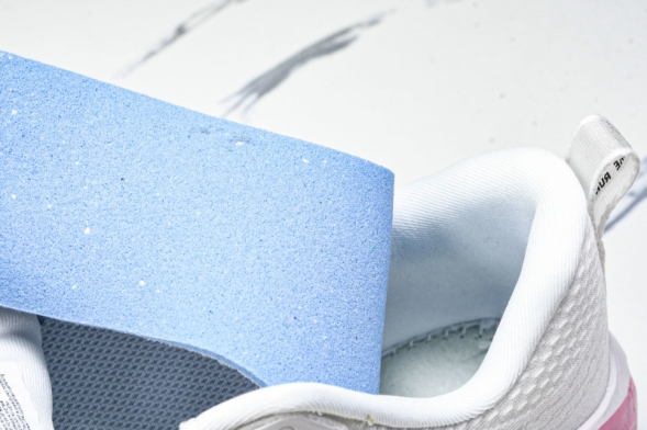 Nike Air ZoomX Vomero 18 Plus HM6805 120  