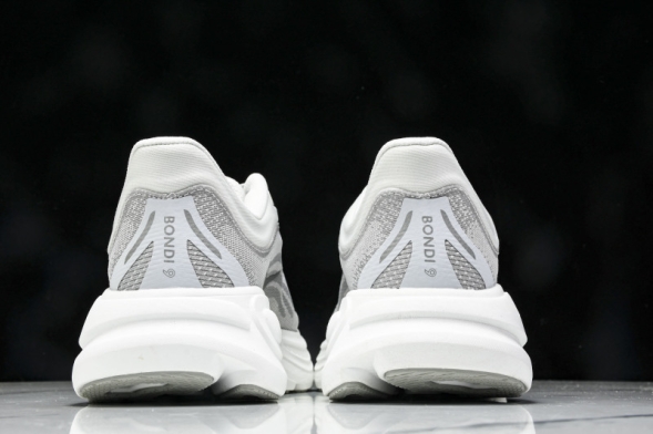 HOKA Bondi 9 1162012 SDSTS 