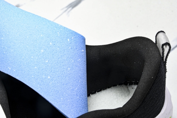 Nike Air ZoomX Vomero 18 Plus HM6805 107  