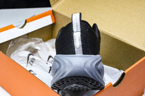 Nike Air ZoomX Vomero 18 Plus HM6805 