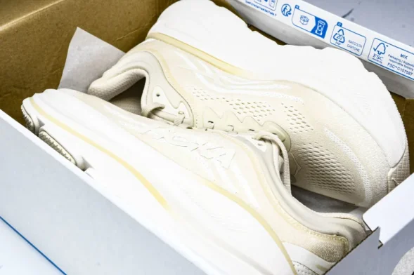 HOKA Bondi 9 1162011 OLTM 