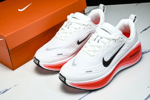 Nike Air ZoomX Vomero Plus HV8150-100 