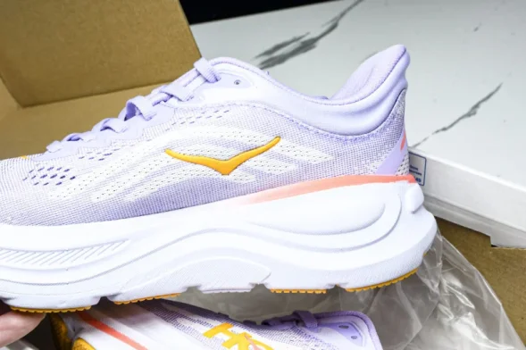 HOKA Bondi 9 1162012 AGH 