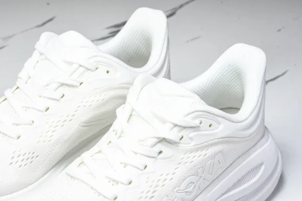 HOKA Bondi 9 1162012 WWH 