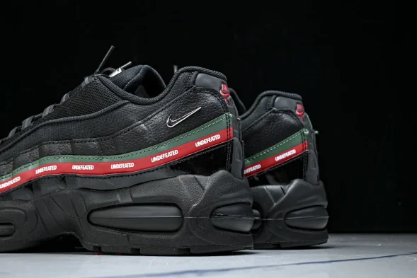 Nike Air Max 95 x Undefeated IB4453-001 