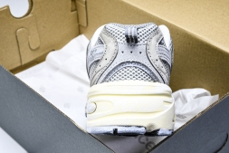 New Balance 530 MR530TG