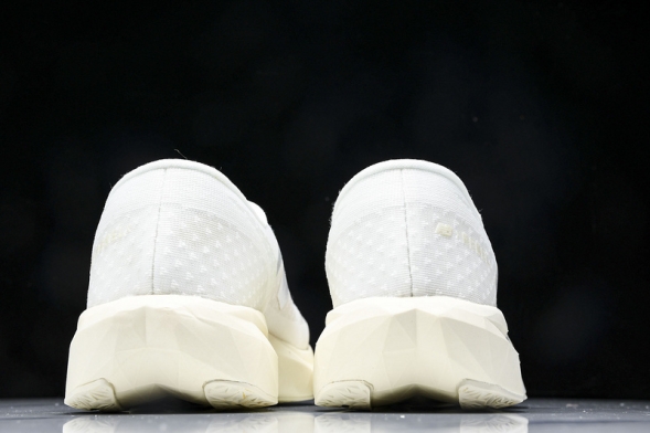 New Balance FuelCell Rebel V4 WFCXLJ4 