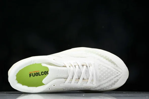 New Balance FuelCell Rebel V4 WFCXLJ4 