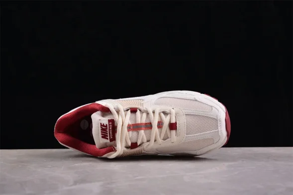 Nike Zoom Vomero 5 SP HF0737-111 