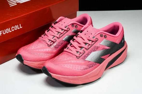 New Balance FuelCell Rebel V4 MRCXWG4 