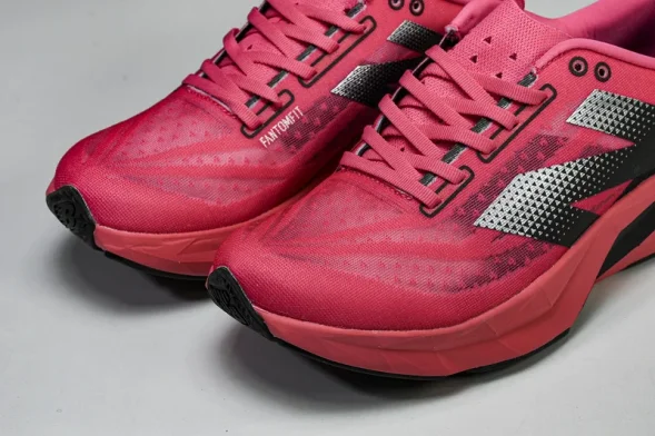 New Balance FuelCell Rebel V4 MRCXWG4 