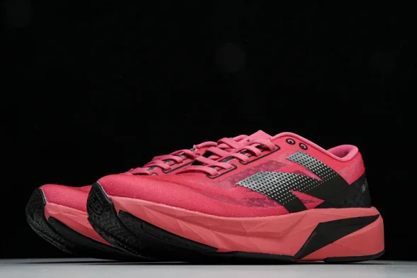 New Balance FuelCell Rebel V4 MRCXWG4 