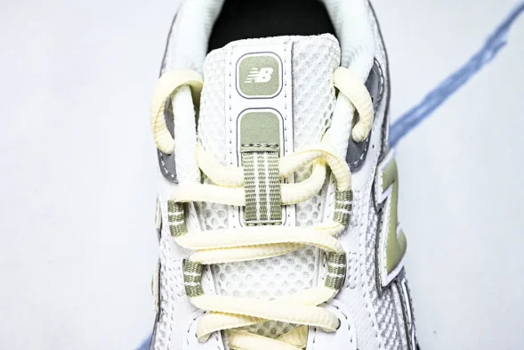 New Balance 204 U204LSWB 