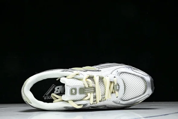 New Balance 204 U204LSWB 