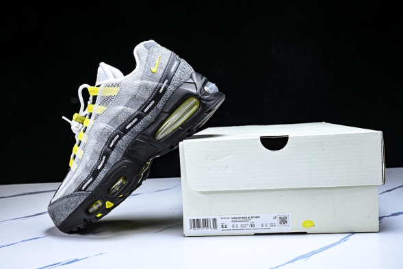 Nike Air Max 95 x Undefeated IB4523-002 