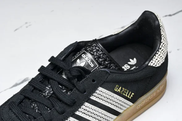 Adidas Gazelle Indoor Core Black Wonder White JI2755  