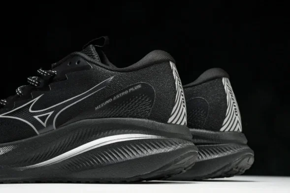 Mizuno Astro Plus D1GH240101 