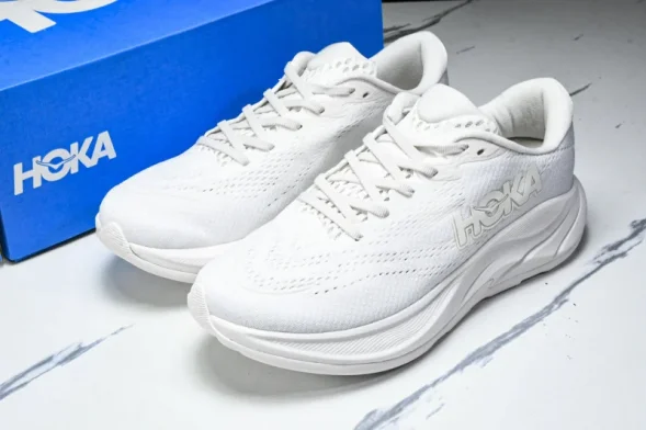 Hoka Rincon 4 1155131 WWH 