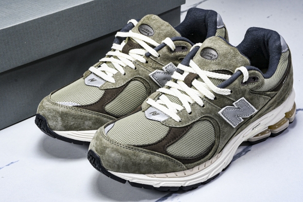 New Balance 2002R M2002RHN 