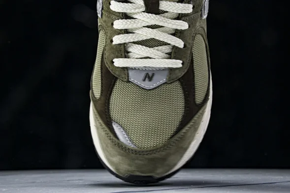 New Balance 2002R M2002RHN 