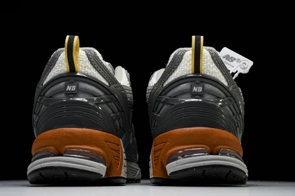 New Balance 1906 M1906NG1 