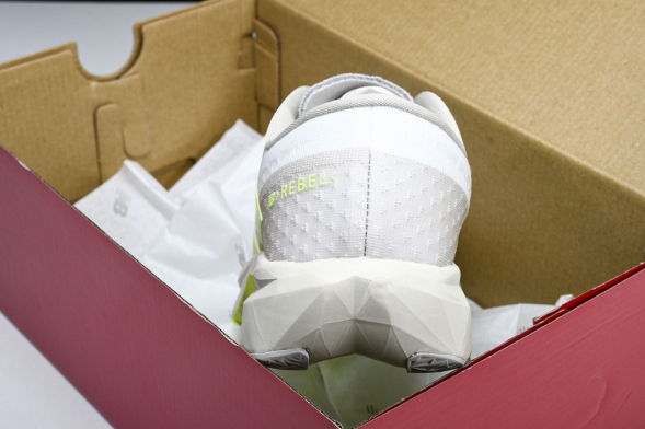 New Balance FuelCell Rebel V4 MFCXLUM 