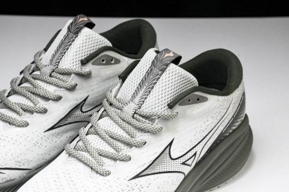 Mizuno Astro Plus D1GH240110 