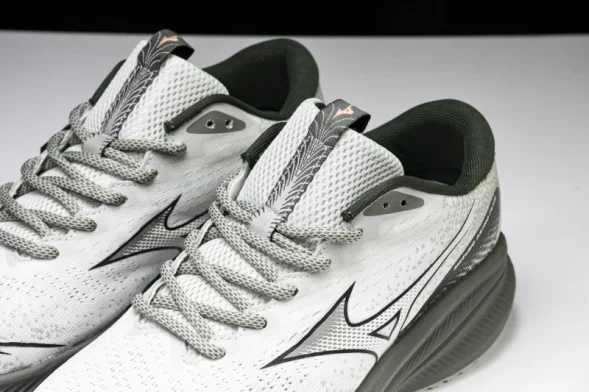Mizuno Astro Plus D1GH240110 