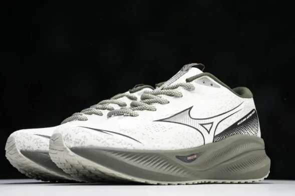 Mizuno Astro Plus D1GH240110 