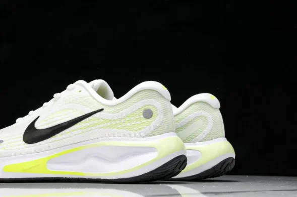 Nike Journey Run FN0228-700 