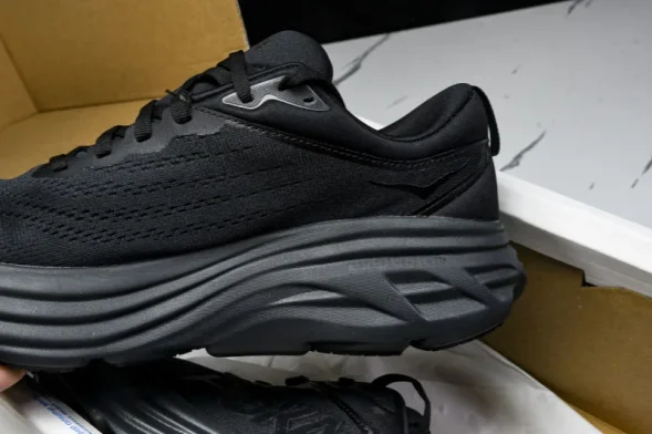 HOKA Bondi 8 1123202 BBLC 
