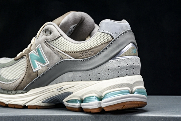 New Balance 2002R M2002RAM 