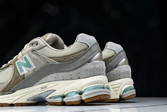 New Balance 2002R M2002RAM 