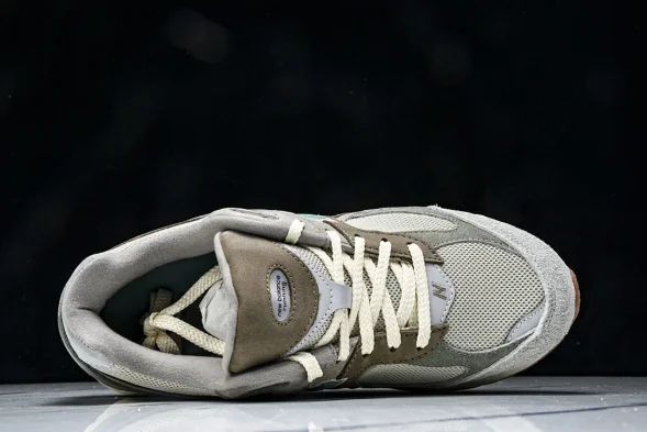 New Balance 2002R M2002RAM 