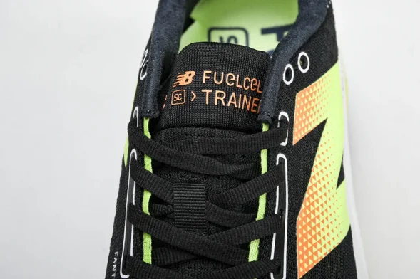 New Balance FuelCell Rebel V4 MFCXLL3 