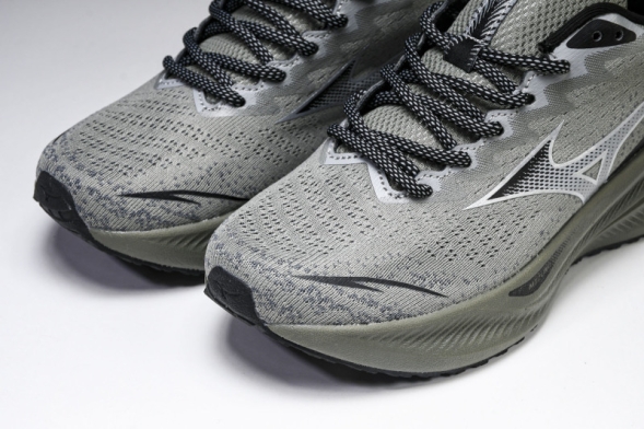 Mizuno Astro Plus D1GH240102 