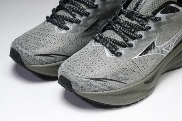 Mizuno Astro Plus D1GH240102 