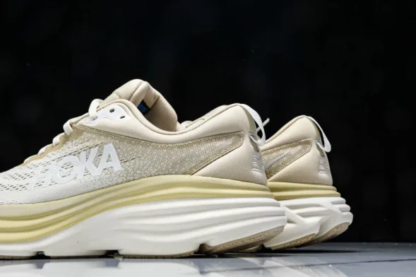 HOKA Bondi 8 1123202 SSEG 