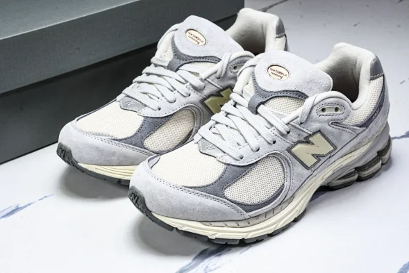 New Balance 2002R M2002RLN 
