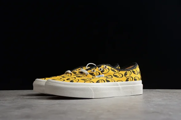 Vans X MOONEYES Authentic 44 DX VN0A5KX4AVQ 