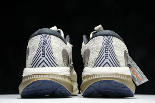 Mizuno Astro Plus D1GH240109 