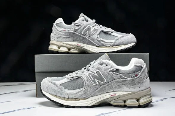 New Balance 2002R M2002RDM 