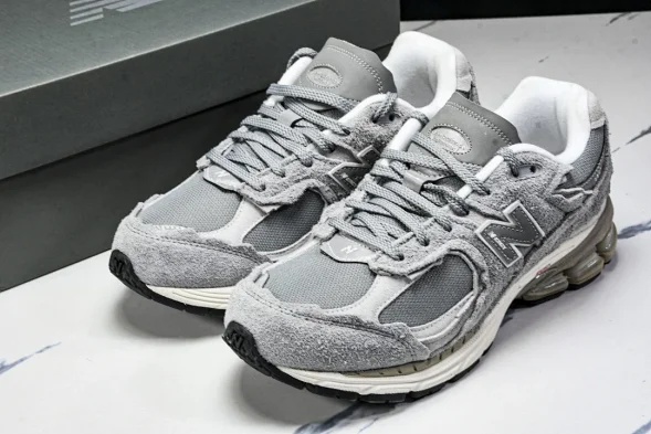 New Balance 2002R M2002RDM 