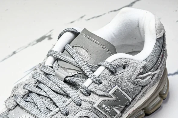 New Balance 2002R M2002RDM 