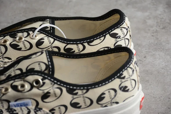 Vans X MOONEYES Authentic 44 DX VN0A5KX4AVP 