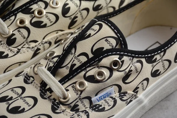 Vans X MOONEYES Authentic 44 DX VN0A5KX4AVP 