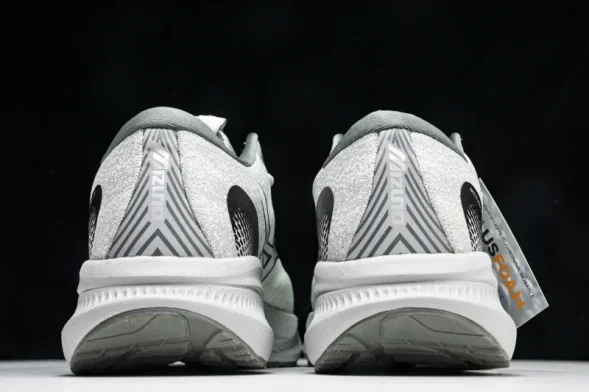 Mizuno Astro Plus D1GH240111 